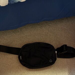 Lululemon Everywhere Belt Bag 1L